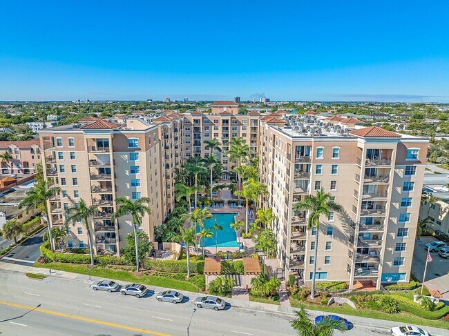 Building Photo - 1801 N Flagler Dr