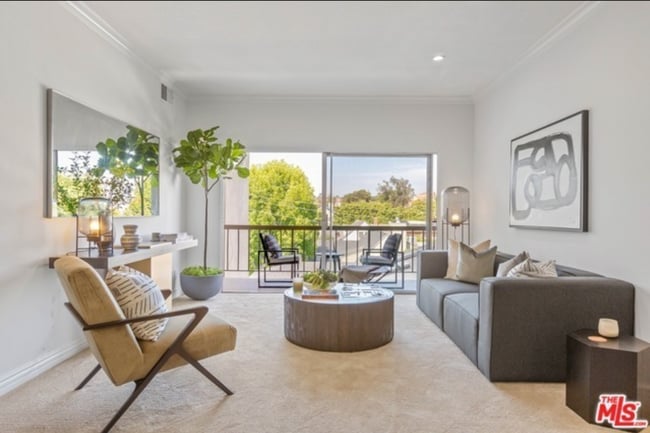 Building Photo - 612 S Barrington Ave