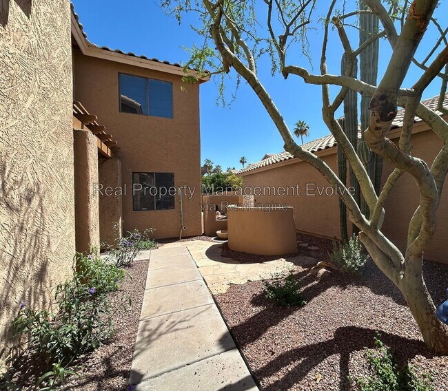 Building Photo - 5943 W Drake Ct