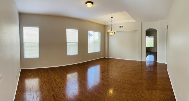 Building Photo - 3799 Holly Springs Dr