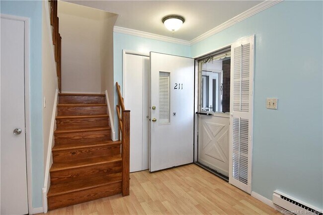 Foto del edificio - 211 W Walk