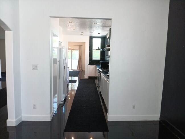 Foto del edificio - 3 Bedroom, 2.5 Bathroom Home! Schedule a Showing Soon!