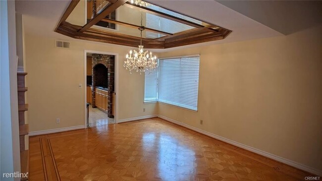Building Photo - 4 br, 3 bath House - 11824 Darby Ave