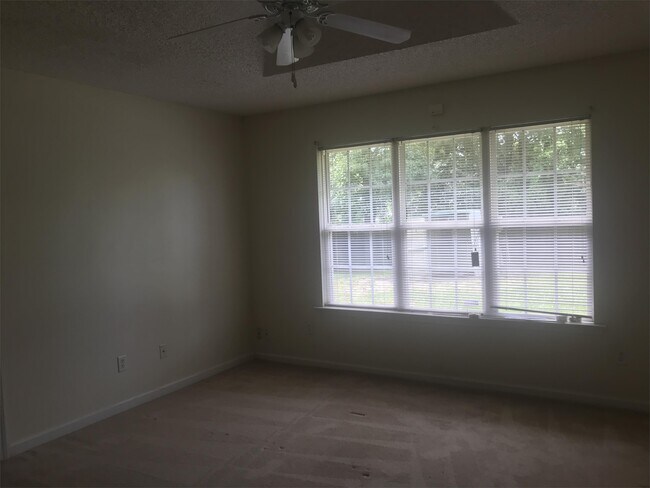 Foto del edificio - 271 Bobbie St