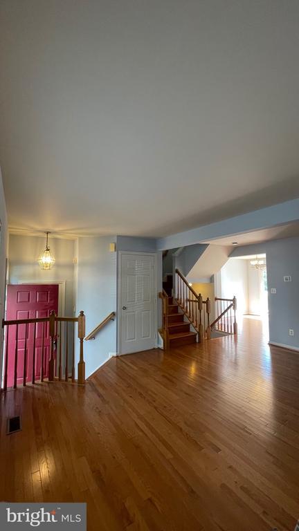 Building Photo - 23065 Potomac Hill Square