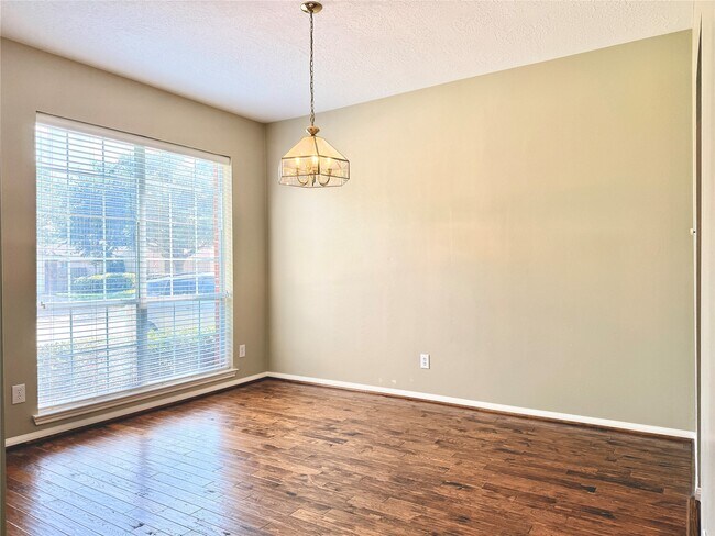 Building Photo - 16518 Wheatmill Ct