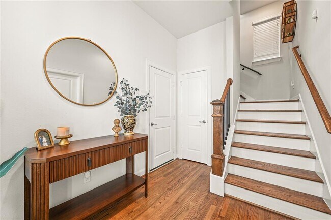 Foto del edificio - 1215 W 25th St