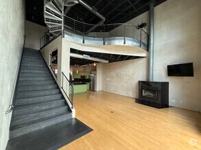 Building Photo - 825 W Daggett Ave