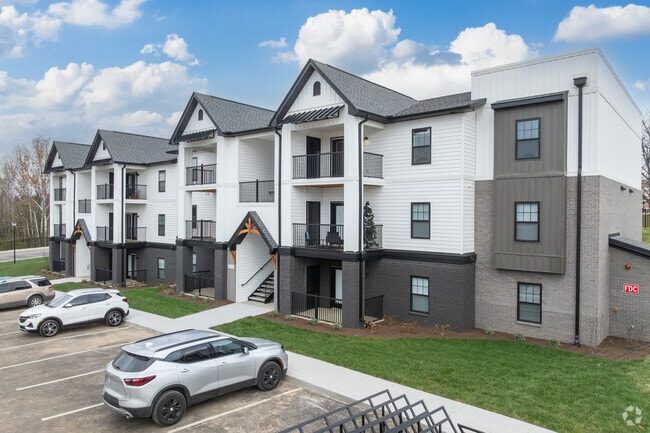 Building Photo - Oakwood Landings