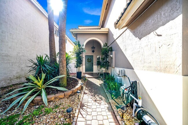Building Photo - 6343 NW 36th Ave