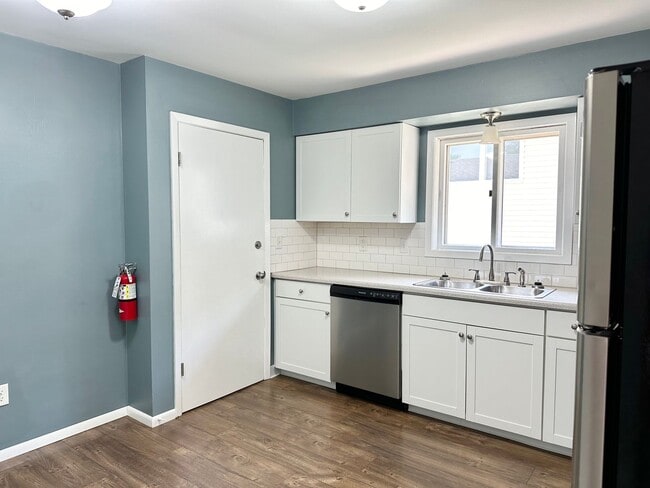 Building Photo - RADER 1321