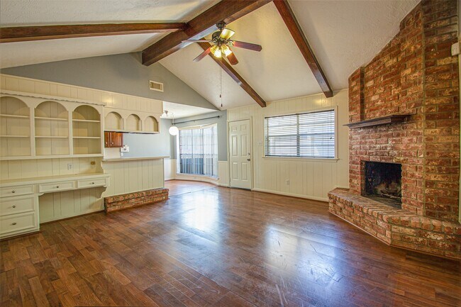 Building Photo - 9710 Springmont Dr