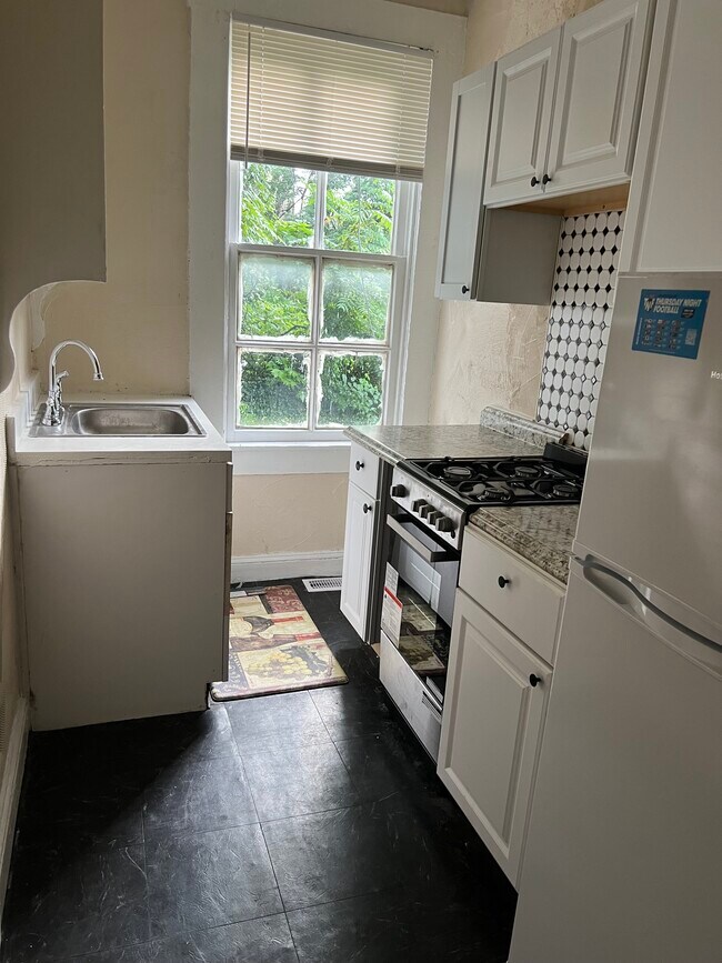 Foto del edificio - 509 E 43rd St