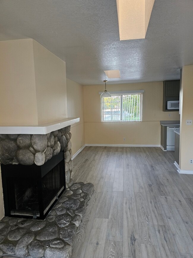 Building Photo - 417 N Glenwood Pl
