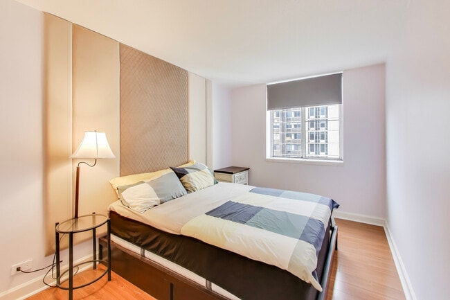 Foto del edificio - 1339 N Dearborn St