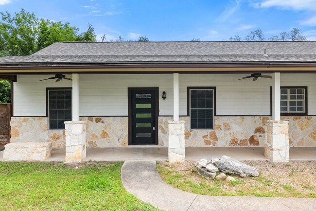 Building Photo - 1301 S Quinlan Park Rd