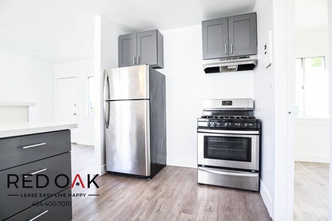 Building Photo - 4732 St Charles Pl