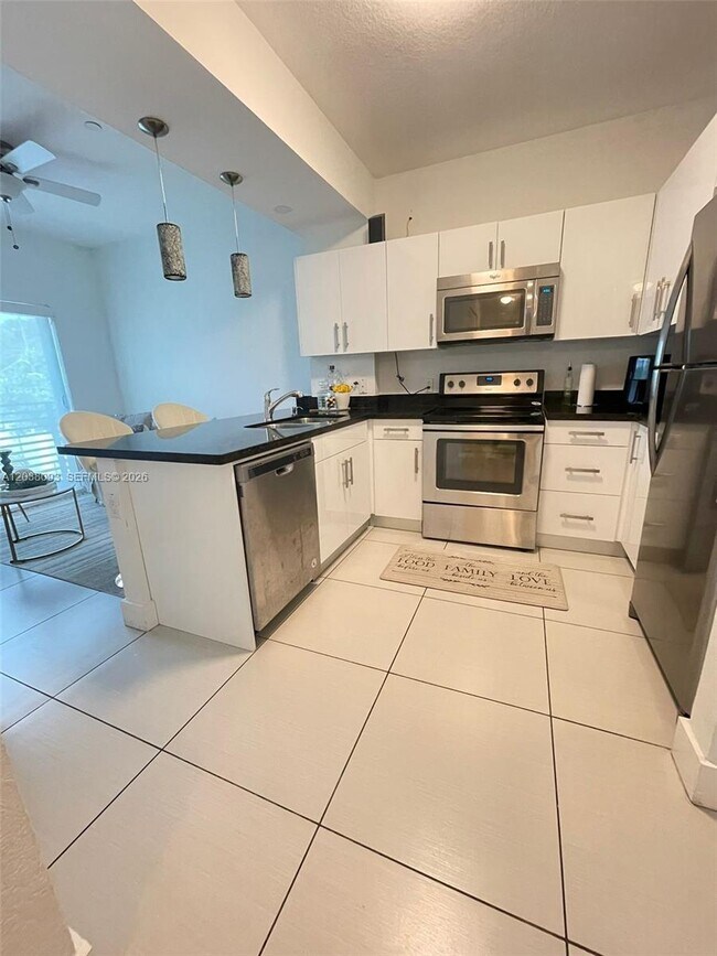 Foto del edificio - 106 SE 9th Ct
