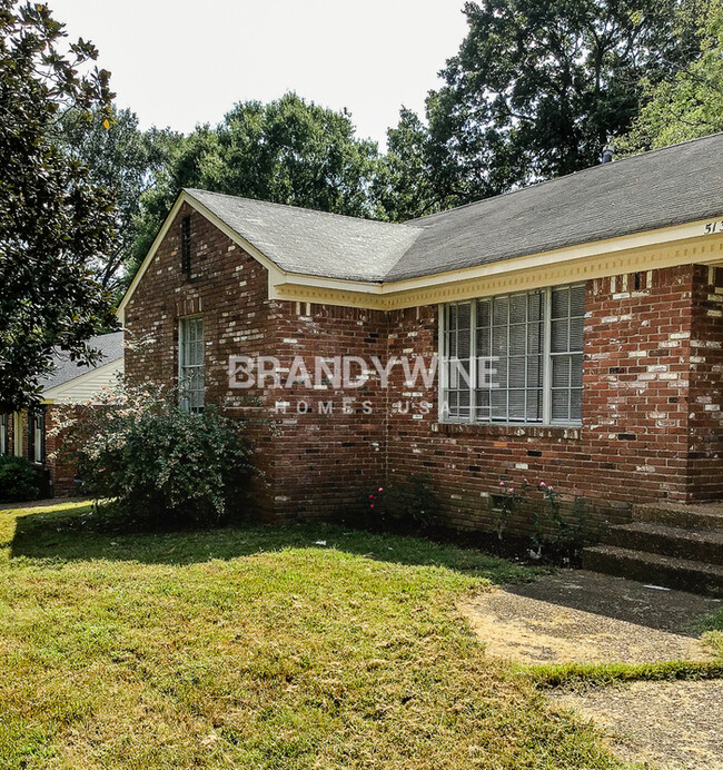 Building Photo - NEW LOWER RENTAL RATE LEASING SPECIAL: Rec...