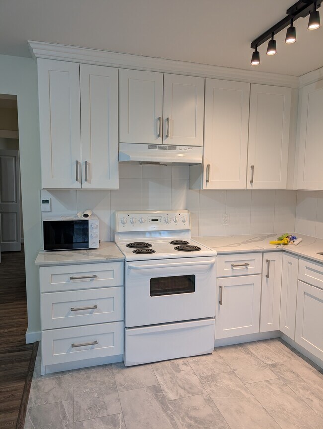 Photo du bâtiment - 2346 Dawes Hill Rd