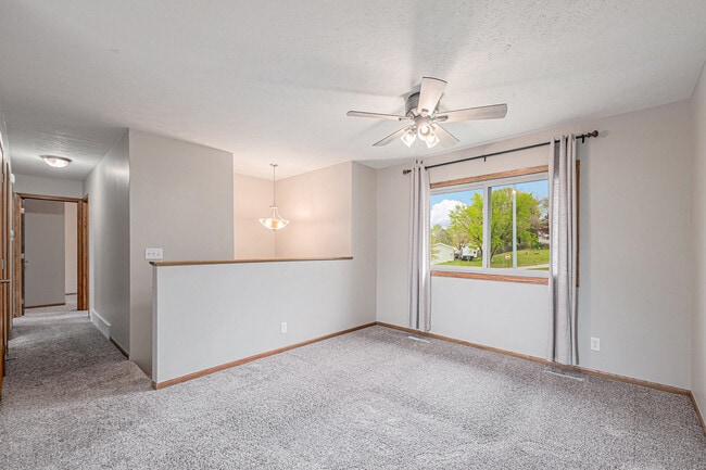 Building Photo - 14 Pinehurst Cir