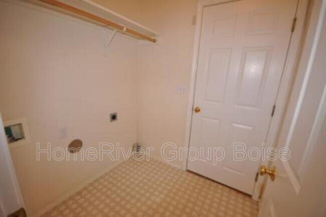 Building Photo - 1013 Gold Creek Dr
