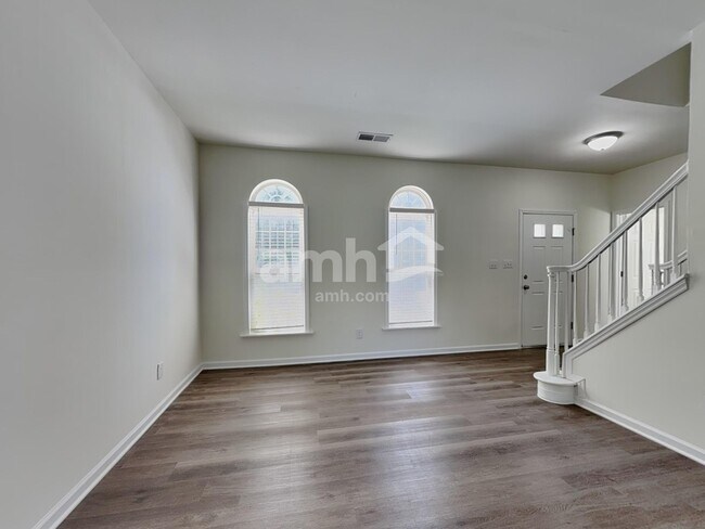 Foto del edificio - 105 Village Club Ln