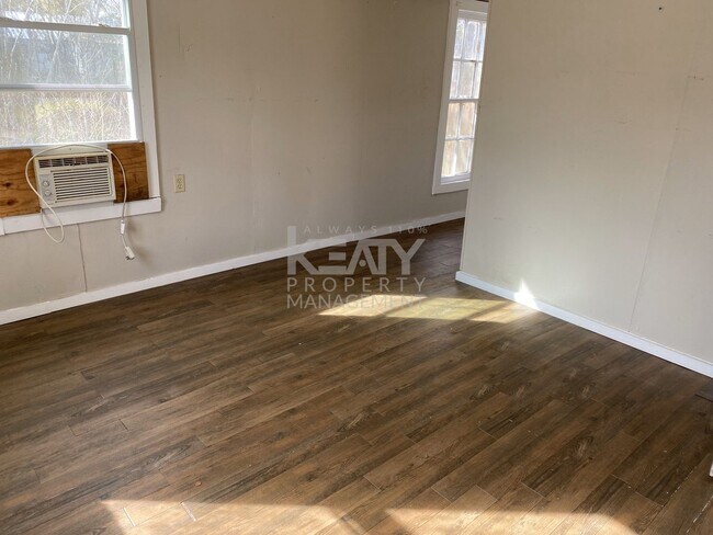 Building Photo - 1 Bed, 1 Bath NOW Available in Crowley, LA