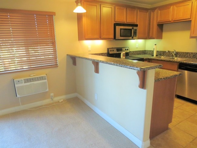 Building Photo - Updated One Bedroom Condo in El Cajon!