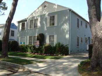 Building Photo - 613 1/2 Kelton Ave