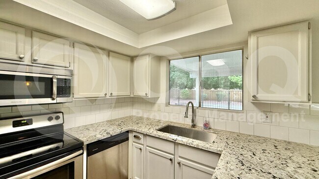 Foto del edificio - 4257 E Dover St