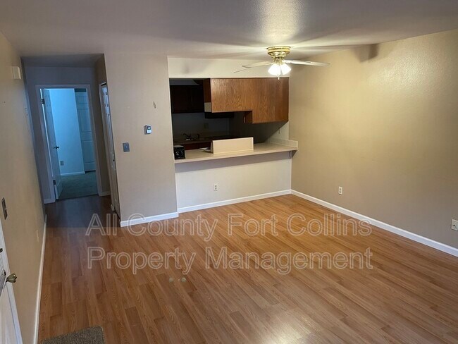 Foto del edificio - 1601 W Swallow Rd