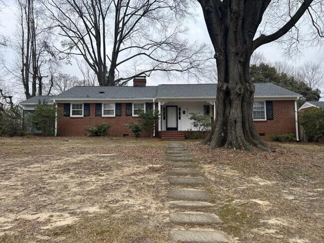 Foto del edificio - 2112 Villa Dr