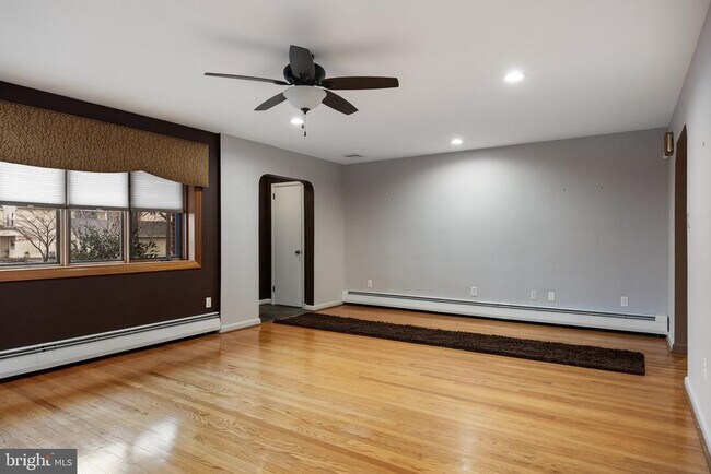 Foto del edificio - 55 E Evesham Rd