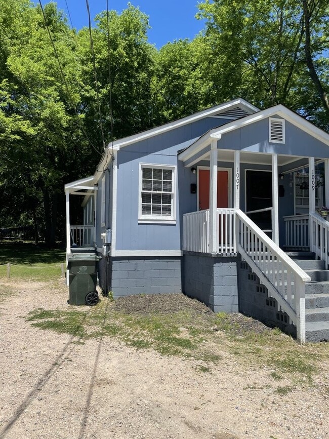 Building Photo - 1007 Tipton St