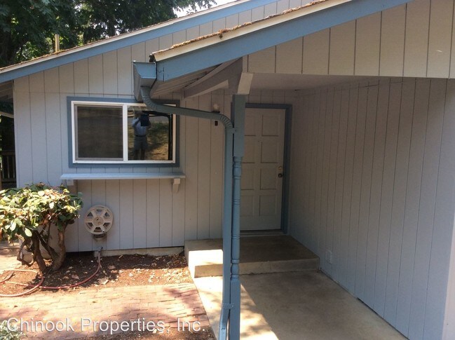 Building Photo - 3 br, 2 bath House - 941 Snell St