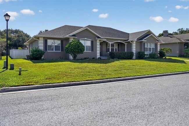 Building Photo - 1850 Sandy Knoll Cir N