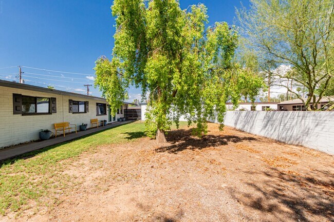 Photo - 6622 E Avalon Dr Apartment