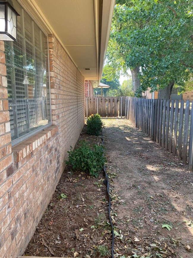 Foto del edificio - Peaceful 2 Bed, 1 Bath in Edmond