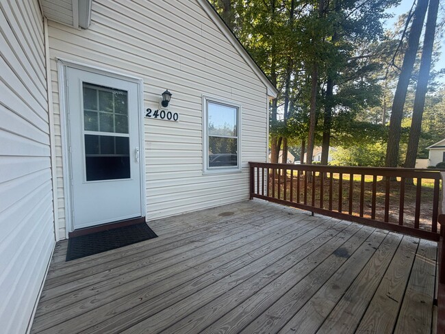 Building Photo - One story duplex