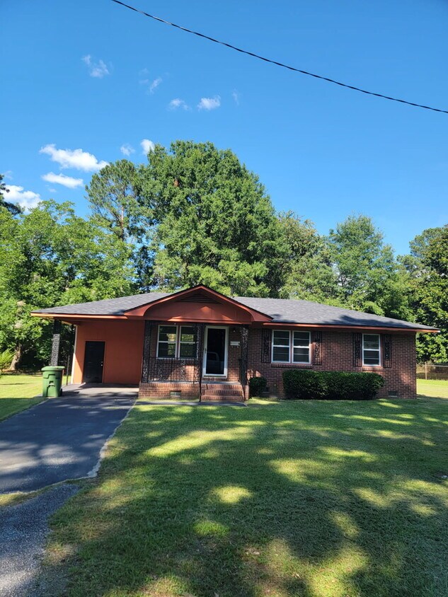 Foto principal - 1104 Elmgrove Ave