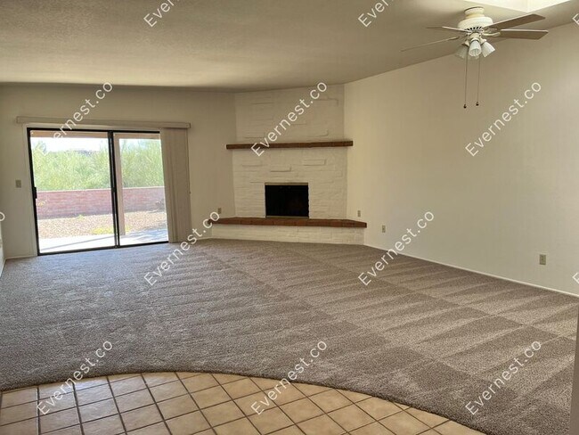 Building Photo - 5810 E Chiricahua Trl