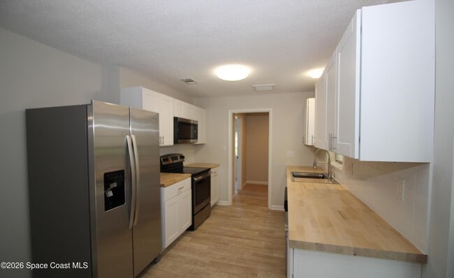 Foto del edificio - 75 Rivercliff Ln
