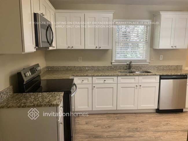 Foto del edificio - 686 Rollingwood Pl