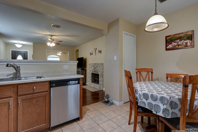 Foto del edificio - 12003 Ranchwell Cove
