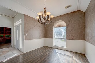 Building Photo - 16002 Castletown Park Ct