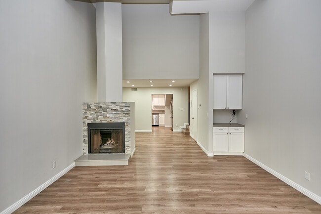 Building Photo - 254 S Hobart Blvd