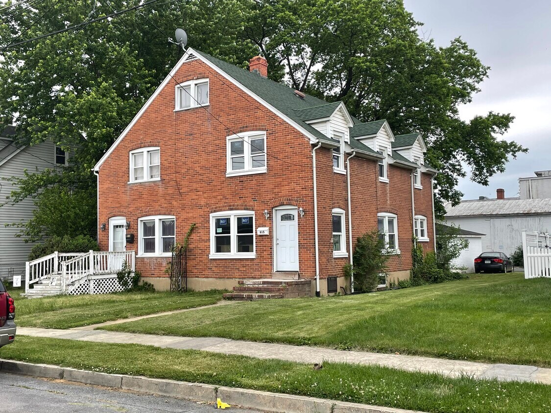 Primary Photo - 615 Watson Ave