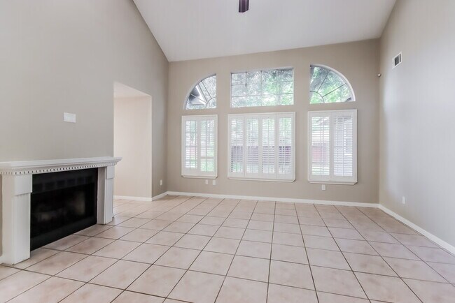 Foto del edificio - 5414 Garden Village Dr