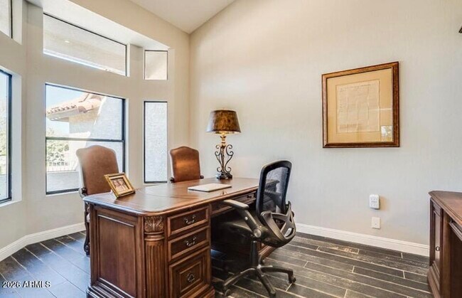 Foto del edificio - 6121 E Milton Dr